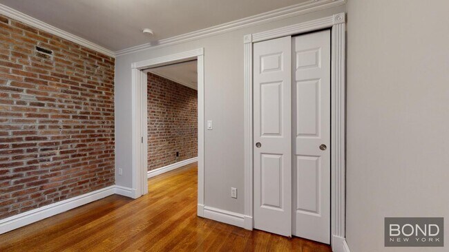 Building Photo - 345 W 53rd St