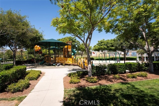 Building Photo - 6 Martino