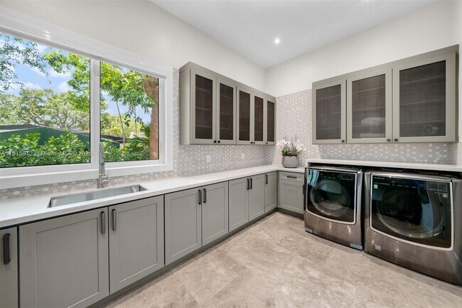 Building Photo - 6080 SW 104th St