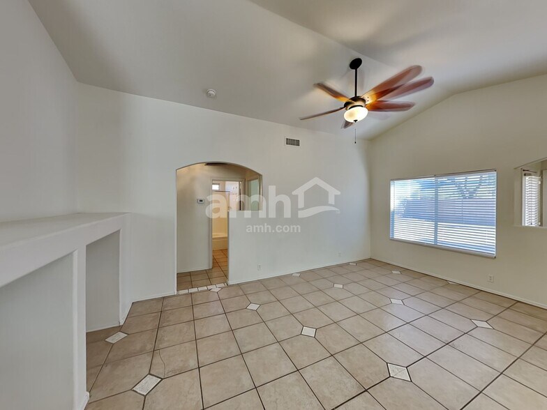 Building Photo - 461 N Tower Ave