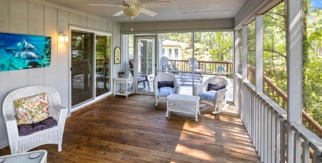 Building Photo - Waterfront Home 50' Dock Protected Inlet- 3BR/2BA 90 Day Lease