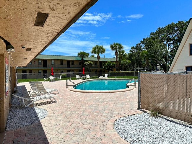 Building Photo - 1041 SE Monterey Rd