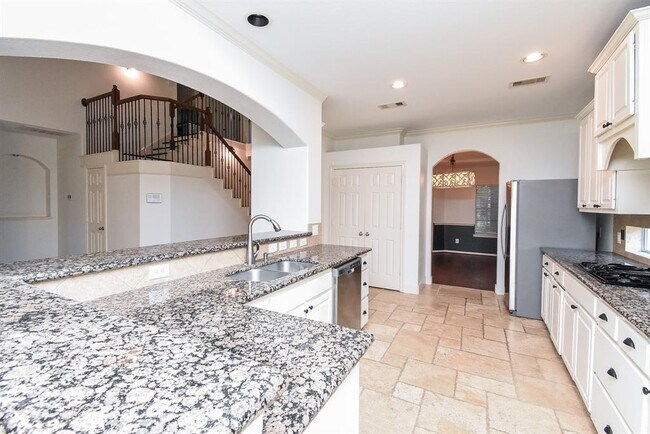 Building Photo - 16915 Locust Springs Dr