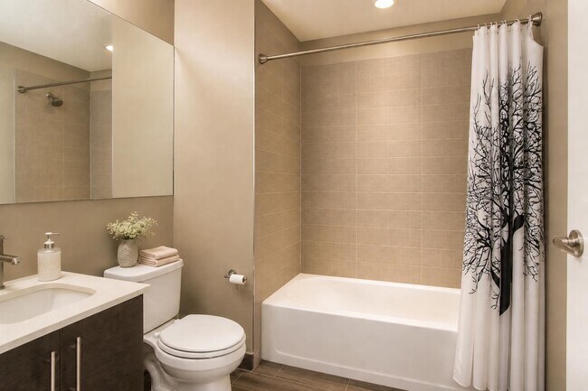 Building Photo - 1325 Adams St
