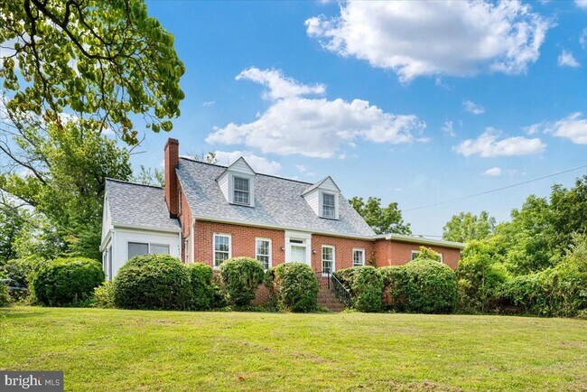 Building Photo - 9028 Stonewall Jackson Hwy