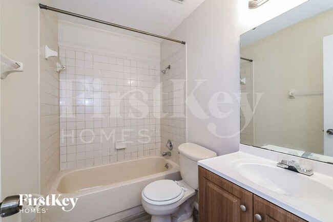 Building Photo - 398 Lake Daisy Dr