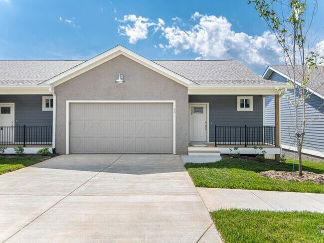 Building Photo - New Construction Rental-Asheville!