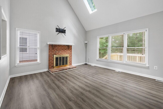 Building Photo - 5608 Chatmoss Rd