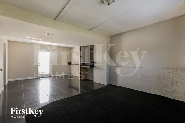 Building Photo - 5401 Crysler Ave