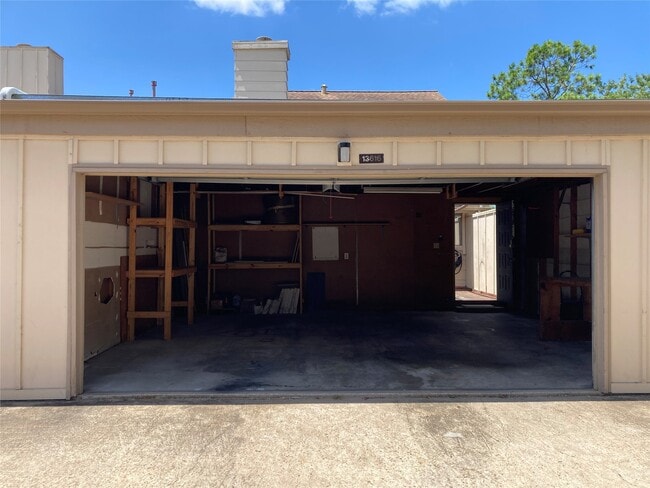 Building Photo - 13616 Garden Grove Ct