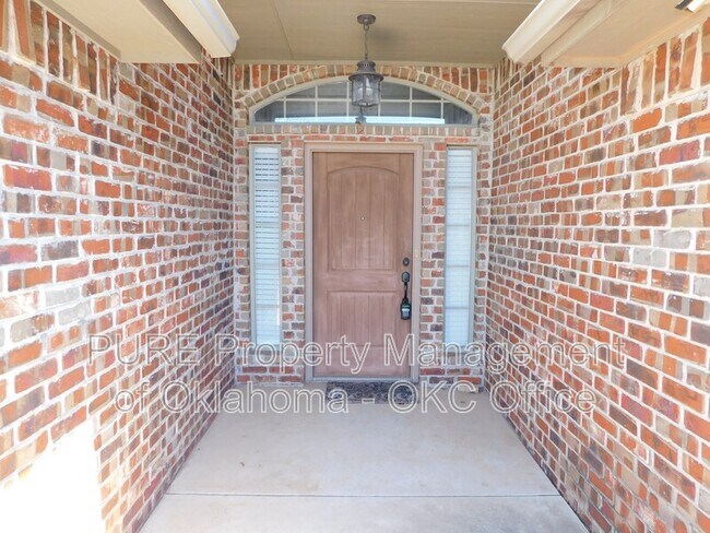 Building Photo - 1100 Kelsi Dr