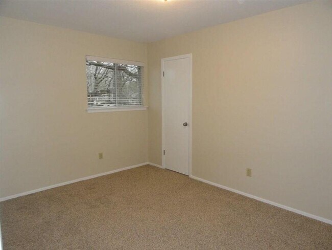 Building Photo - 12107 Tanglebriar Trail