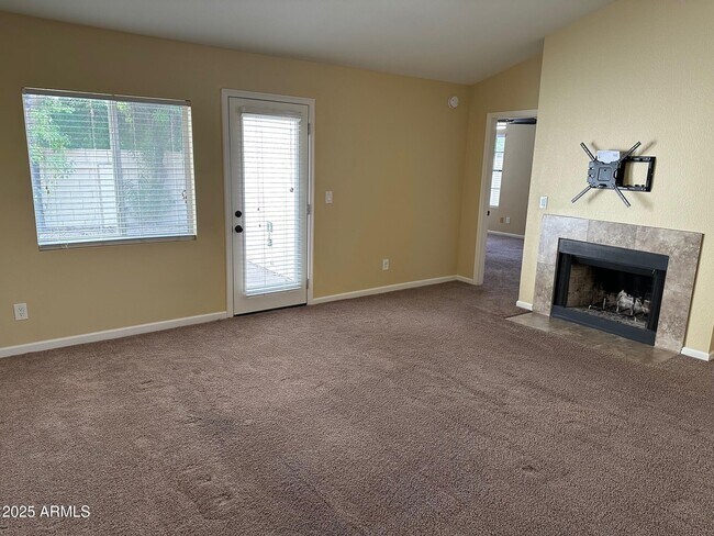 Building Photo - 8919 S Lori Ln