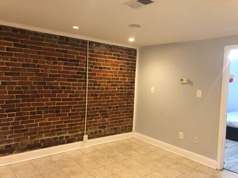 Building Photo - 136 Bryant St NW