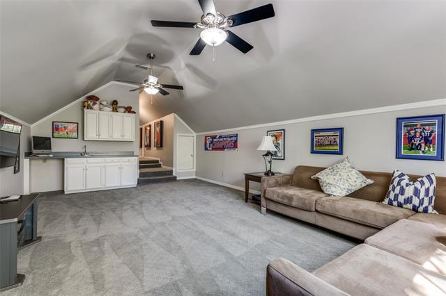 Building Photo - 711 Majestic Oaks Dr