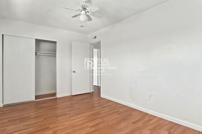 Building Photo - 3009 Canyon Crest Dr