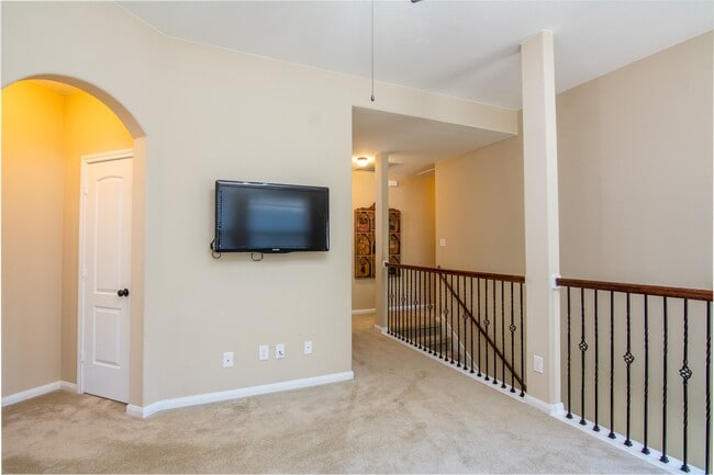 Building Photo - 11 Cheswood Manor Court