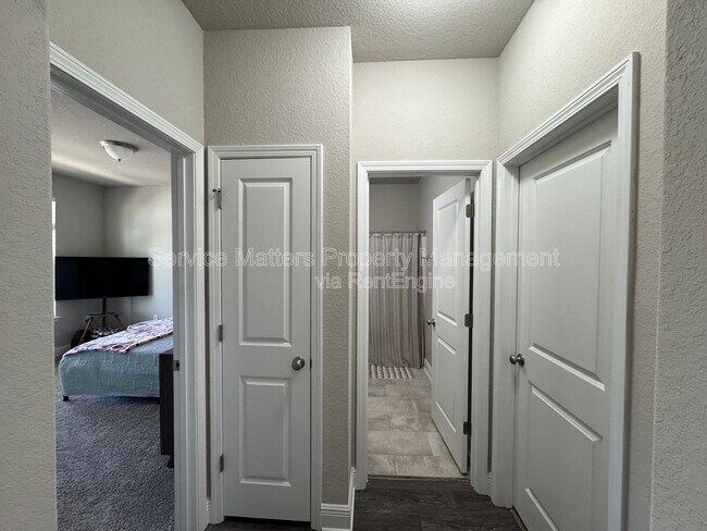 Building Photo - 5337 Parkside Dr