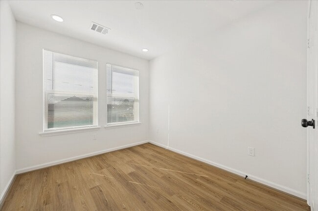 Building Photo - 9913 Porto Rico Rd