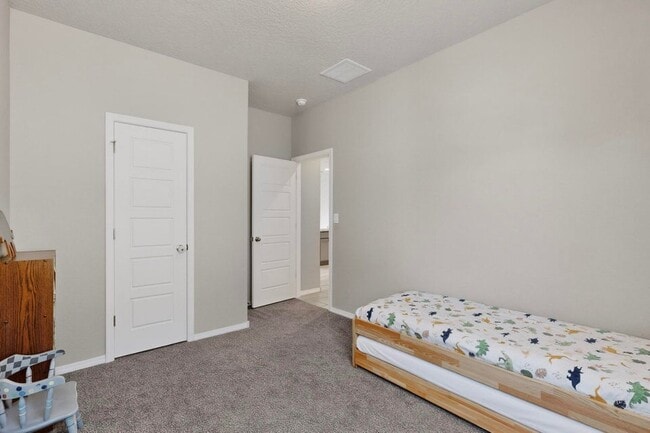 Building Photo - 832 Amatista Lp SE