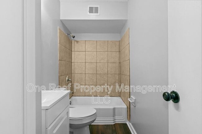 Building Photo - 644 North 31st Street 1st floor