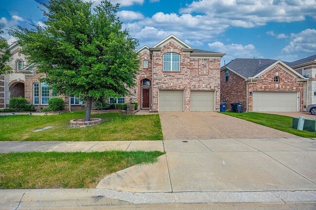 Primary Photo - 15516 Mayflower Trail