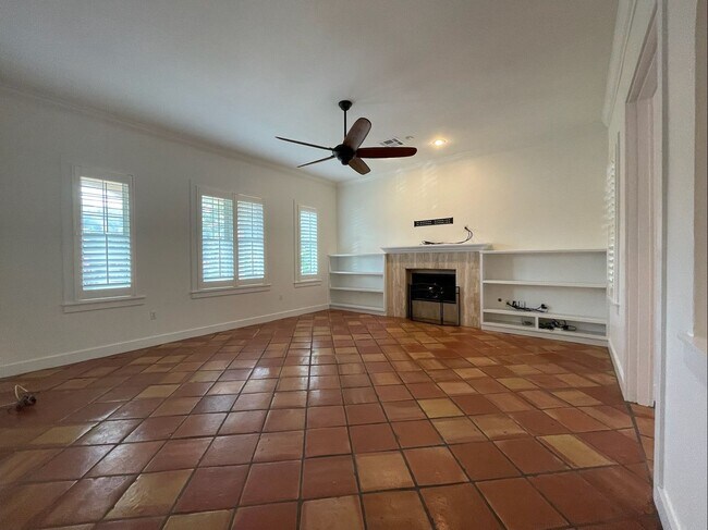 Building Photo - Davis Islands Spanish Med 3 Bed 2.5 Bath 1 car garage with Spool