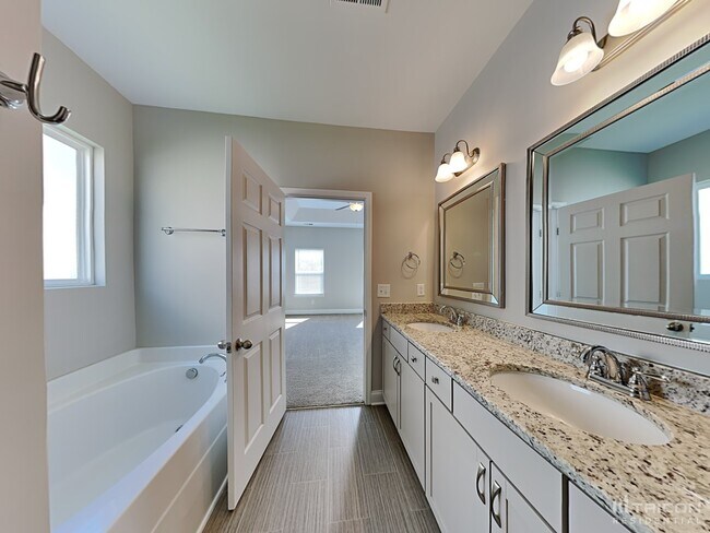 Building Photo - 1111 Westgate Dr