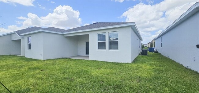 Building Photo - 500 Silver Palm Dr