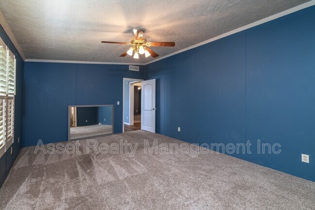 Building Photo - 1322 Silver Charm Way