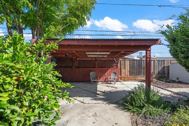 Building Photo - 3350 Pepper Tree Ln