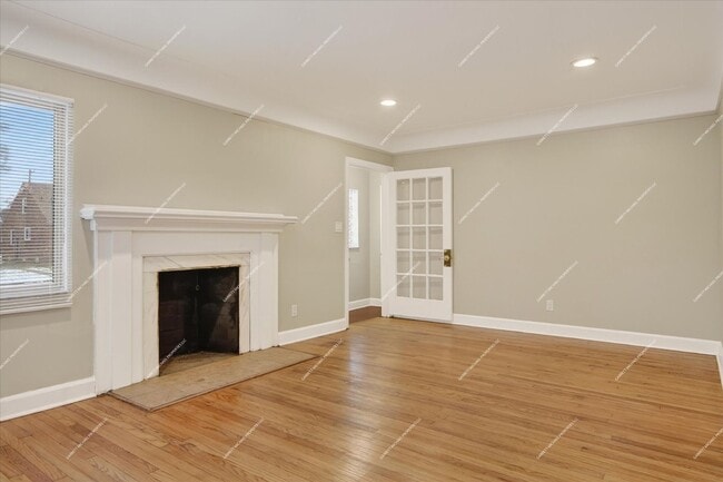 Building Photo - Charming 3-Bedroom Brick Bungalow for Rent in Detroit!