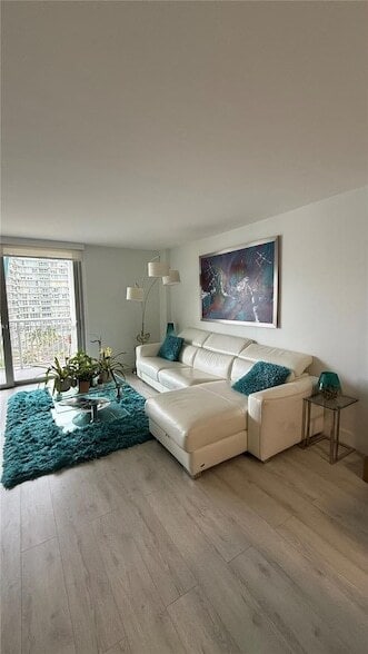 Building Photo - 150 SE 25th Rd