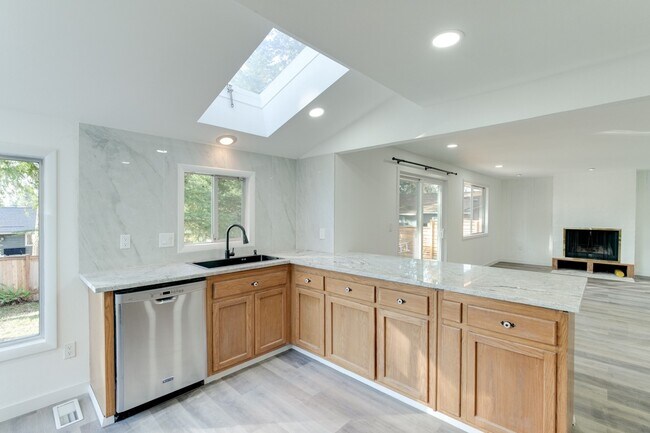 Building Photo - 12225 105th Ave NE