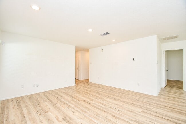 Building Photo - 24234 High Country Dr