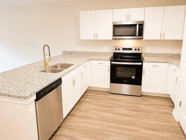 Building Photo - 15674 Briar Forest Dr