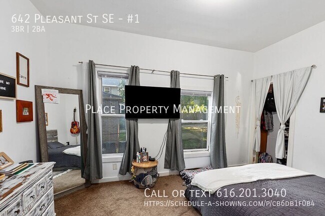 Building Photo - 642 Pleasant St SE