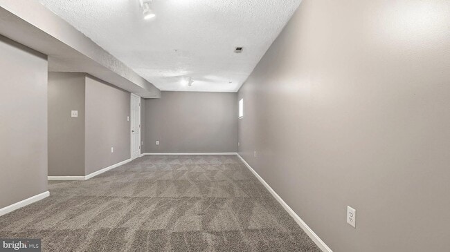 Building Photo - 14101 Kathleen Ln