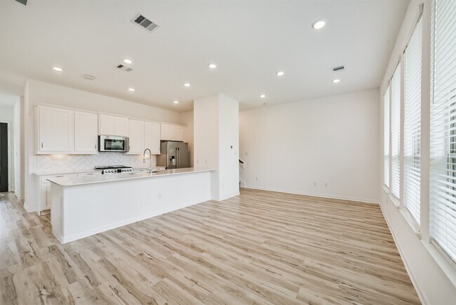Building Photo - 547 Bristol Tide Ct