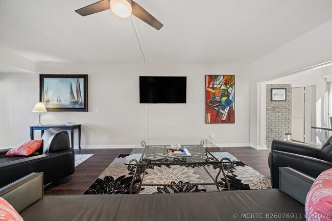 Building Photo - 130 Yacht Club Dr