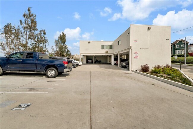 Building Photo - 1401 Mitchell Pl