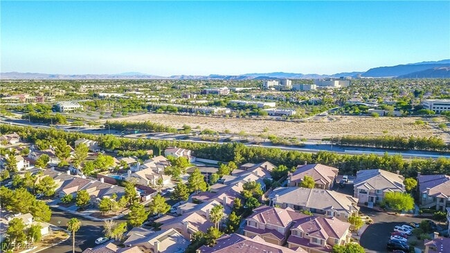 Building Photo - 9901 Trailwood Dr