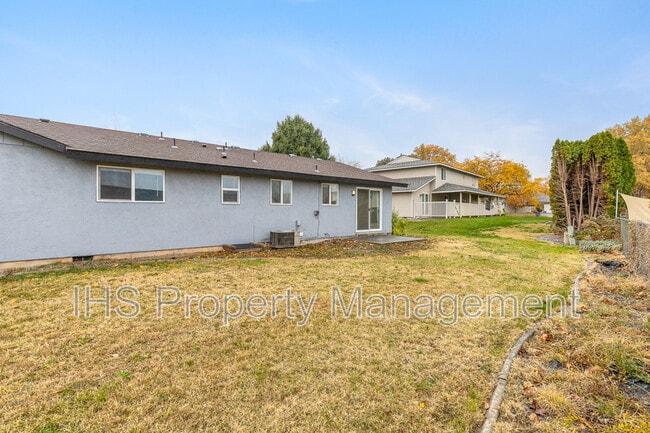 Building Photo - 3714 W 16th Pl