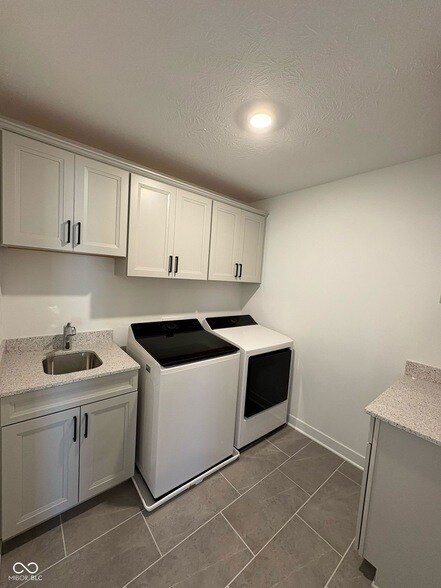 Building Photo - 11724 Aubrey Ln