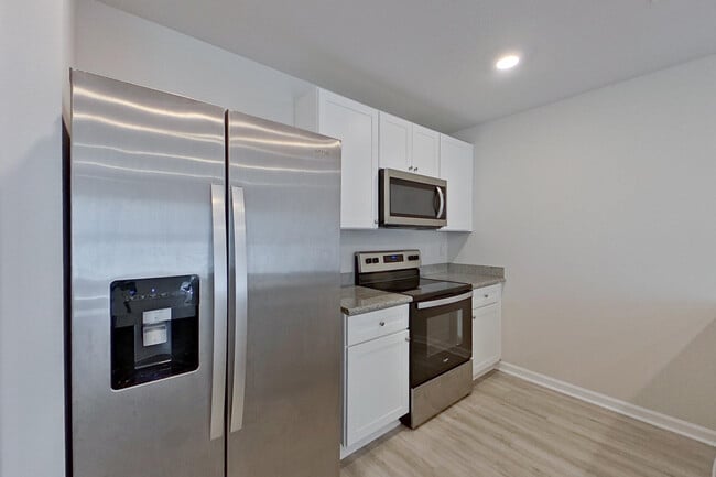 Building Photo - 4678 Malay Cir