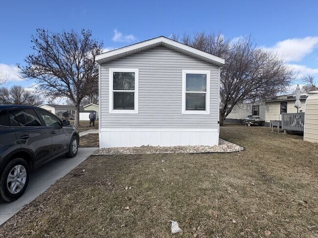 Building Photo - 486 Baja Ln S