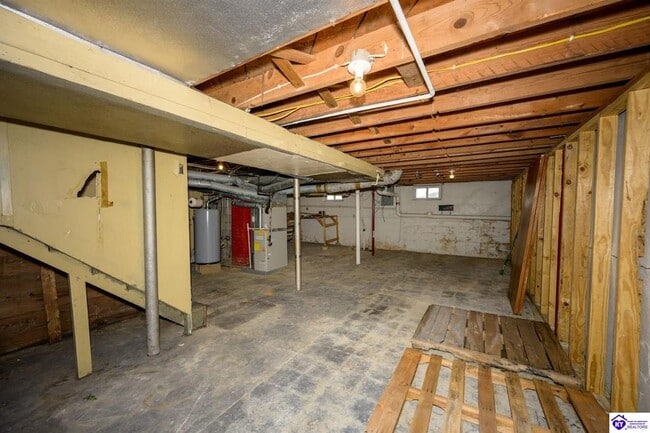 Building Photo - 216 N Mantle Ave