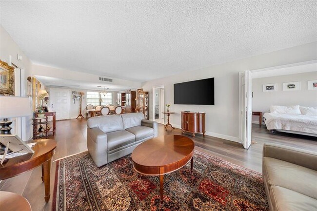 Building Photo - 3960 Oaks Clubhouse Dr