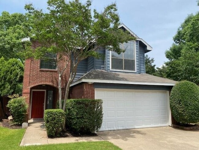 Primary Photo - LOVELY 2 STORY IN GRAPEVINE! NOT EVEN 5 MI...