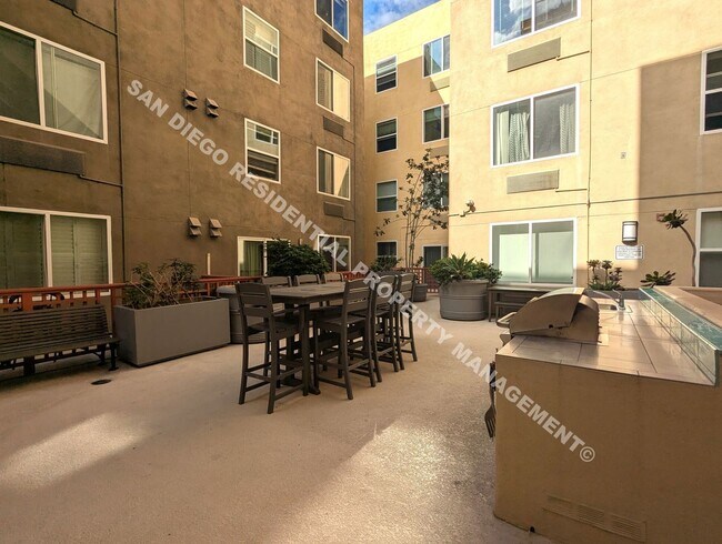 Building Photo - ***$200 MOVE-IN DISCOUNT*** Updated Studio with Parking and Washer/Dryer in Prime Little Italy Lo...